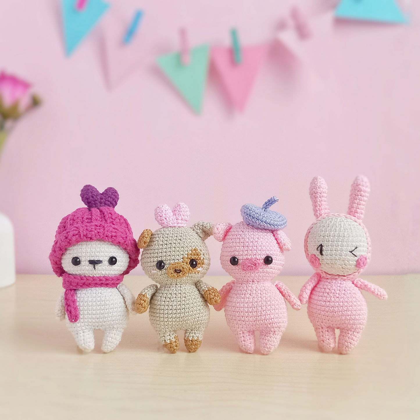 Mini Amigurumis : Halloween + Christmas + Valentine + Winnie and friends