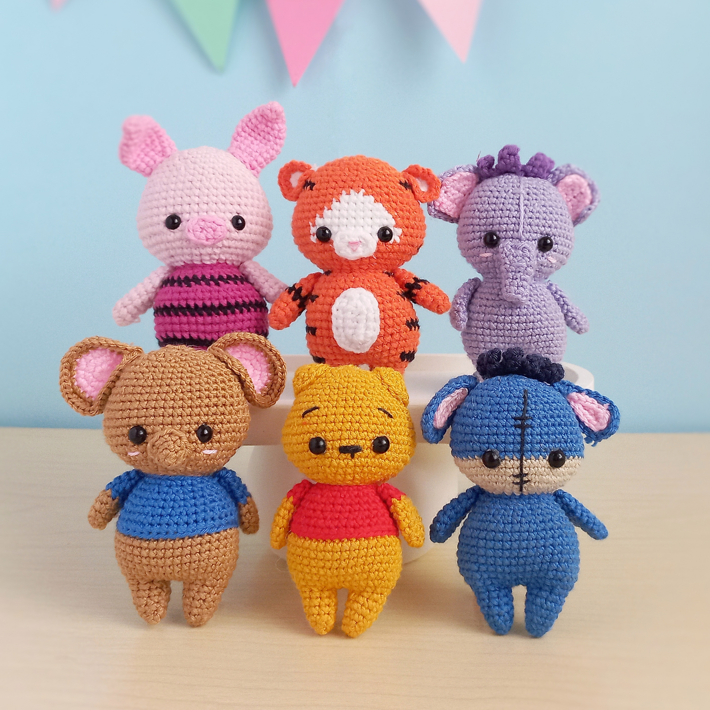 Mini Amigurumis : Halloween + Christmas + Valentine + Winnie and friends