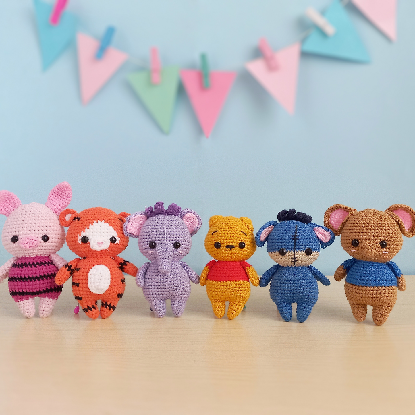 Mini Amigurumis : Halloween + Christmas + Valentine + Winnie and friends